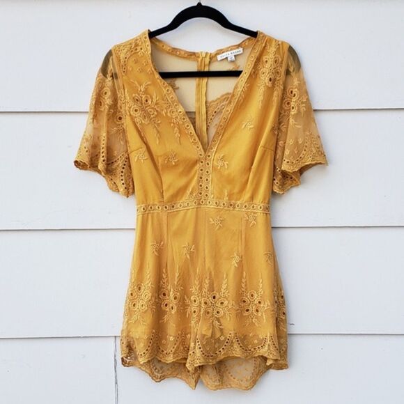✨ Haute Monde Lace Embroidered Mustard Romper✨ - Picture 4 of 6